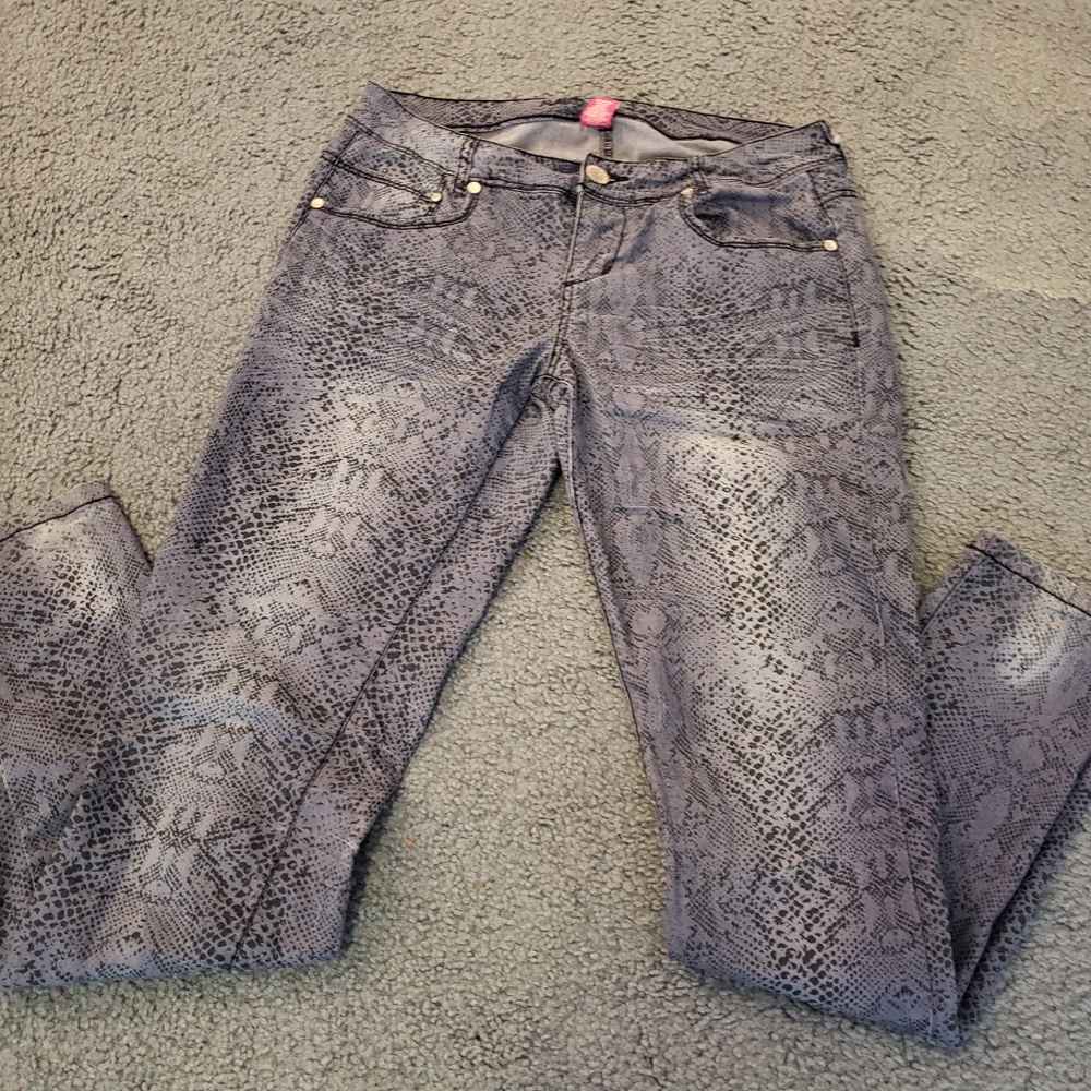 Blue skinny jeans